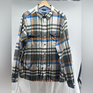 Marmot cotton blend plaid log. Sleeve button up shirt